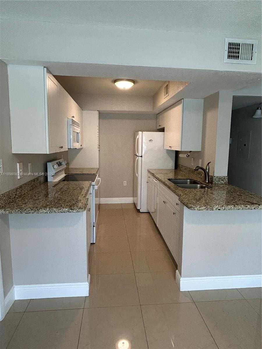 Small Image of 15581 SOUTH WEST 104TH TER #214, Miami Number 6