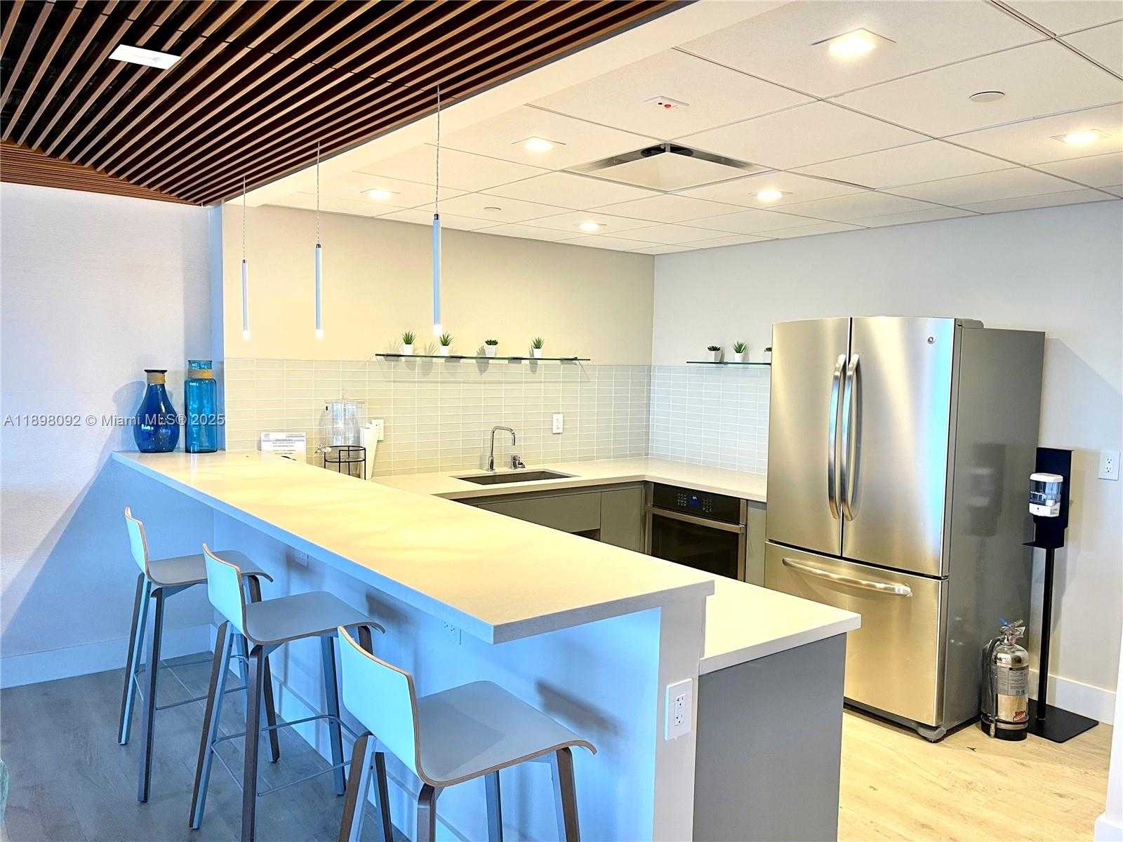 Small Image of 1800 SUNSET HARBOUR DR #1201, Miami Beach Number 11