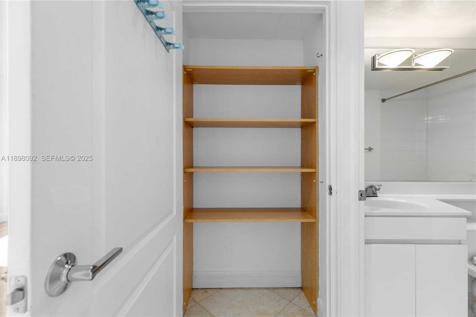 Small Image of 1800 SUNSET HARBOUR DR #1201, Miami Beach Number 20