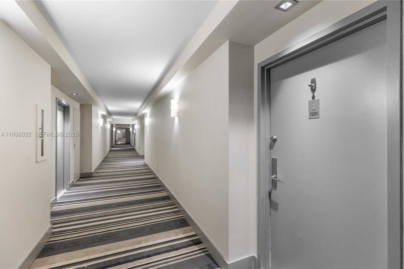 Small Image of 1800 SUNSET HARBOUR DR #1201, Miami Beach Number 23