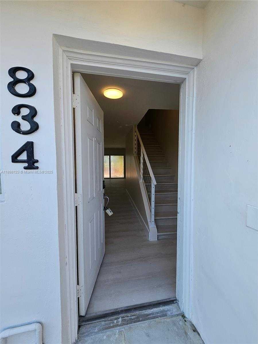 Small Image of 834 RAYMOND ST, Miami Beach Number 35