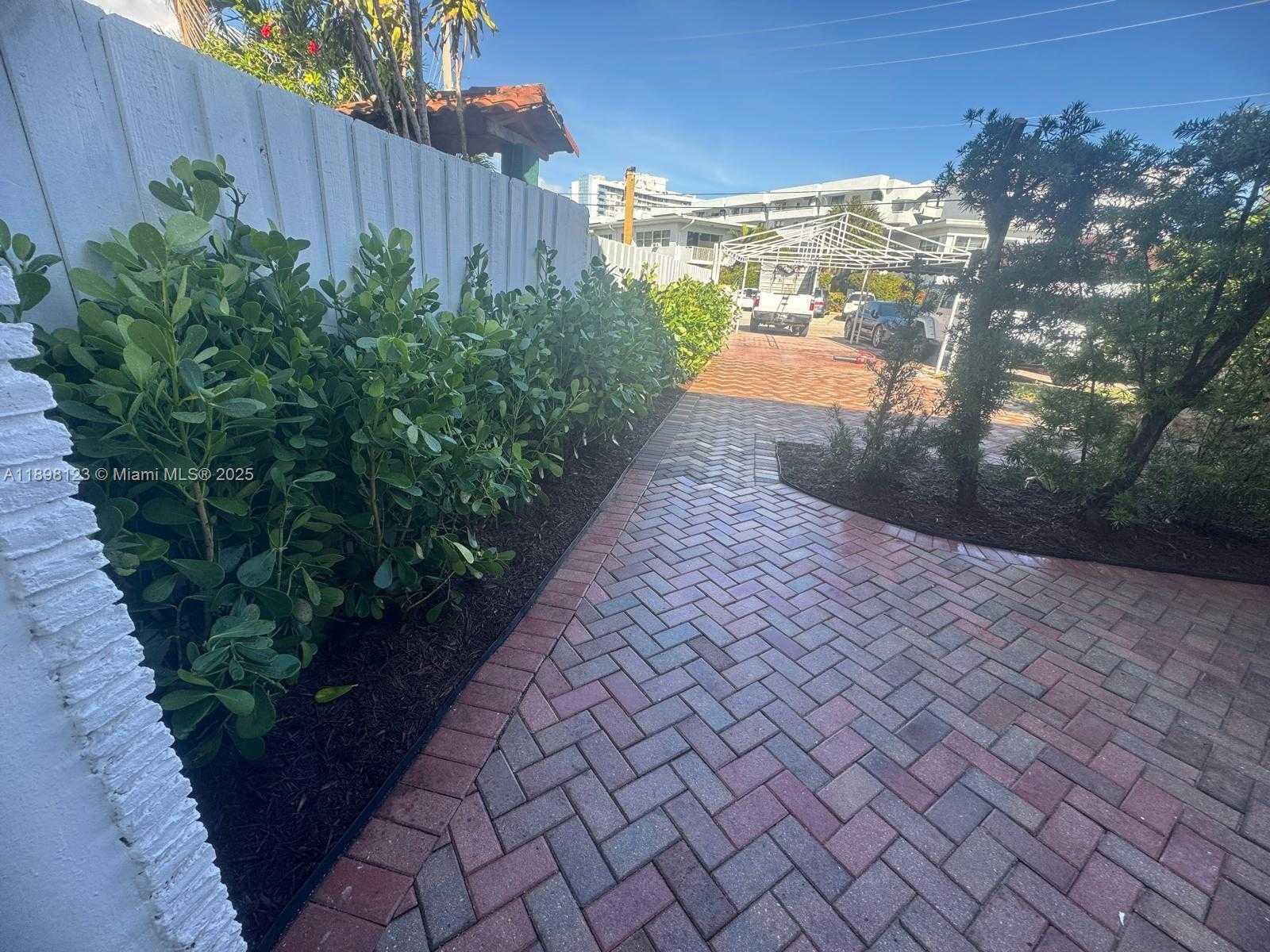 Small Image of 834 RAYMOND ST, Miami Beach Number 53
