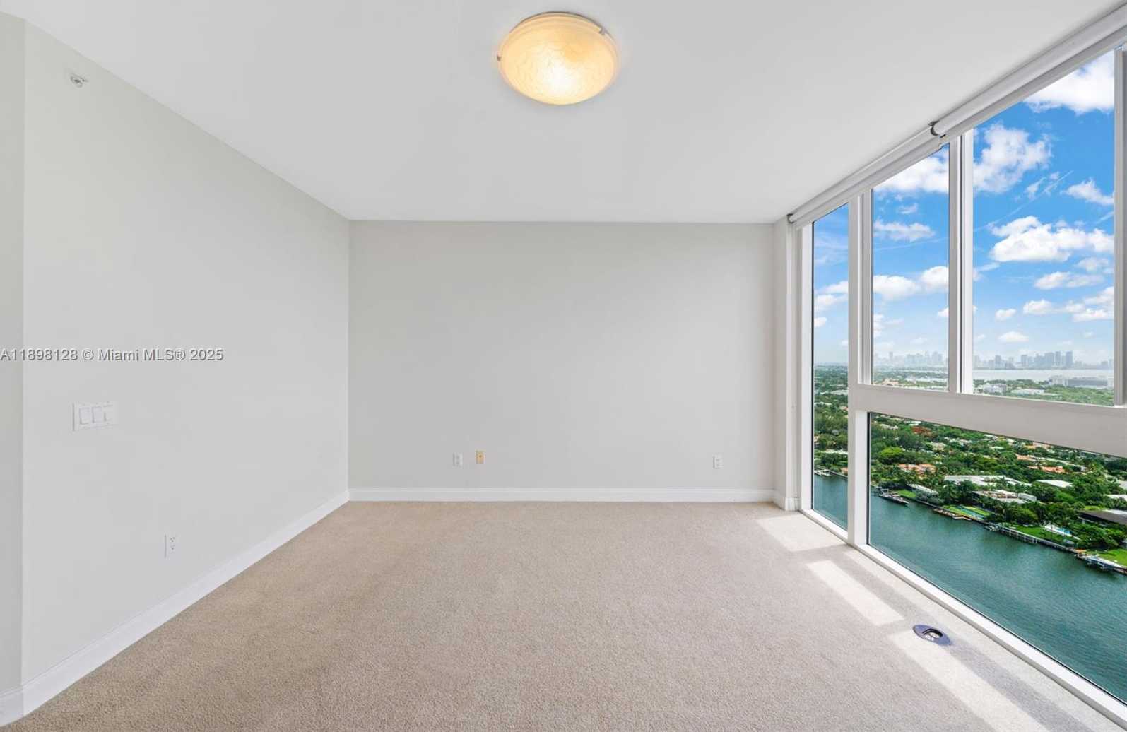 Small Image of 4775 COLLINS AVE #3207, Miami Beach Number 11