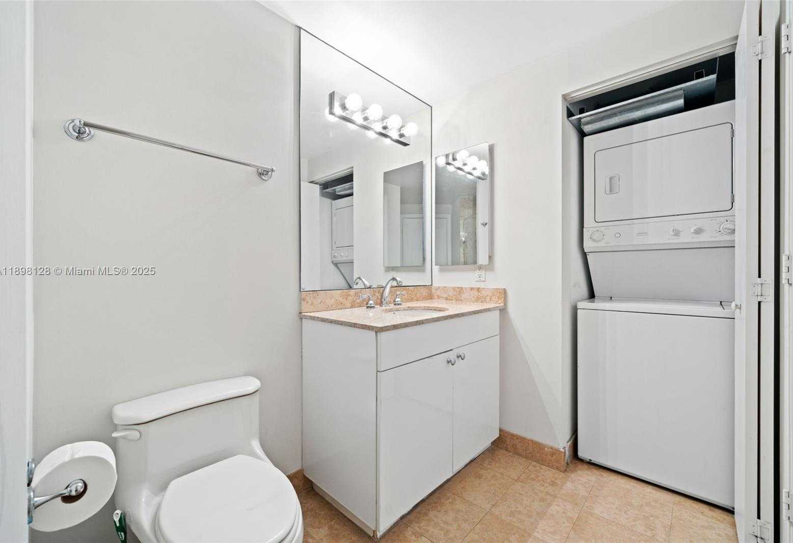 Small Image of 4775 COLLINS AVE #3207, Miami Beach Number 13