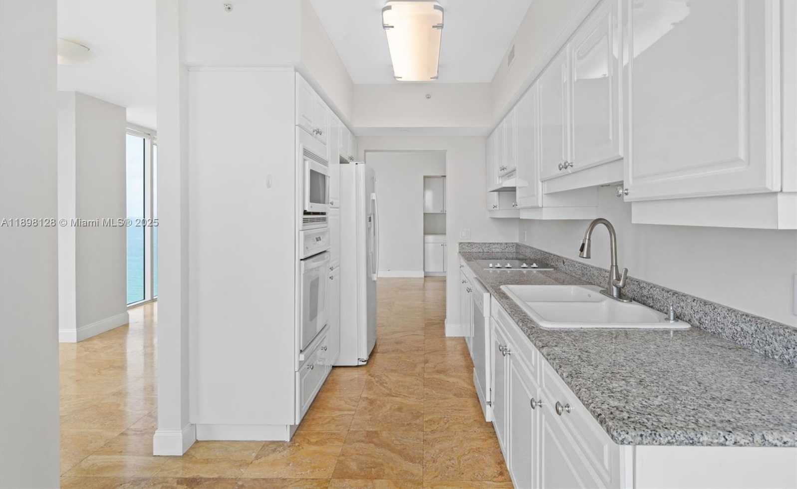 Small Image of 4775 COLLINS AVE #3207, Miami Beach Number 15