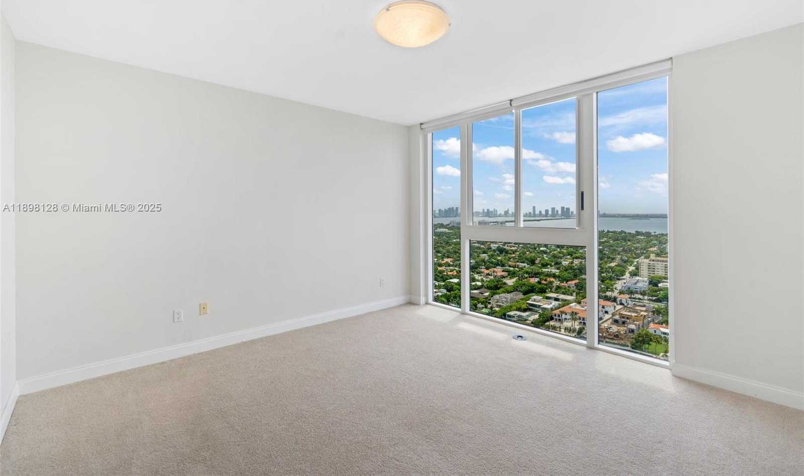 Small Image of 4775 COLLINS AVE #3207, Miami Beach Number 16