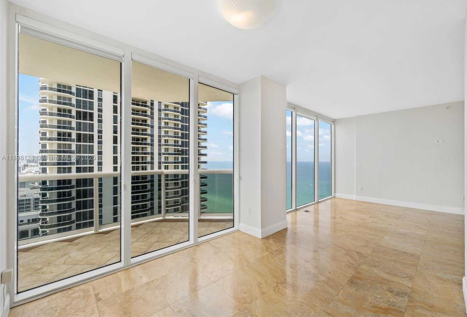 Small Image of 4775 COLLINS AVE #3207, Miami Beach Number 3