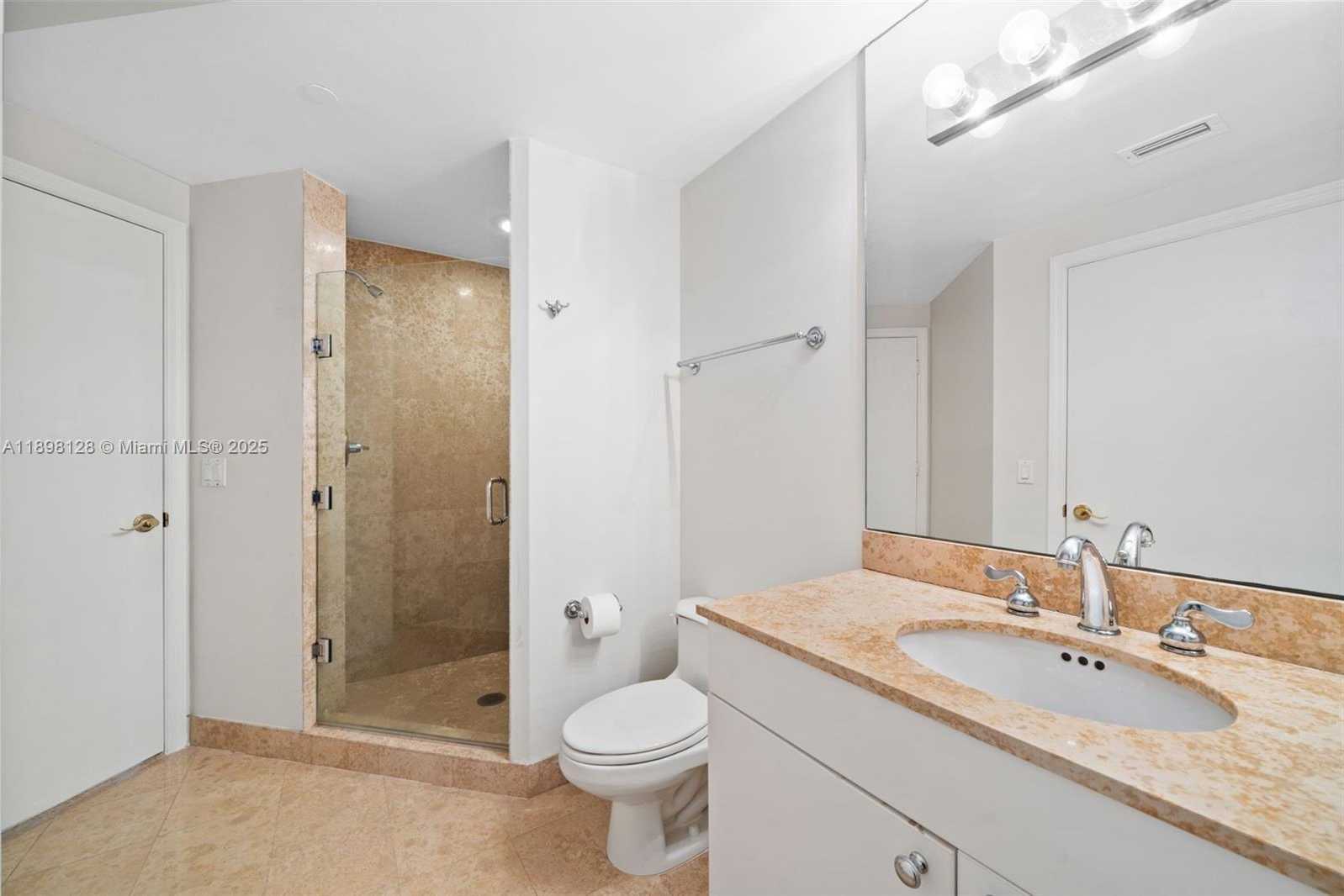 Small Image of 4775 COLLINS AVE #3207, Miami Beach Number 5