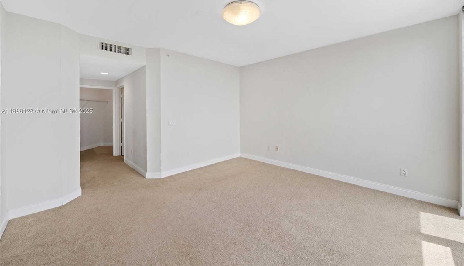 Small Image of 4775 COLLINS AVE #3207, Miami Beach Number 7