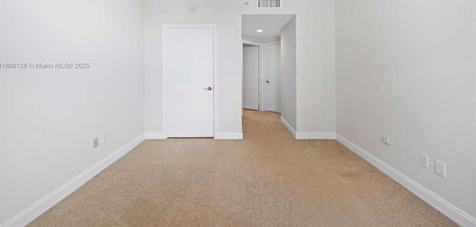 Small Image of 4775 COLLINS AVE #3207, Miami Beach Number 9