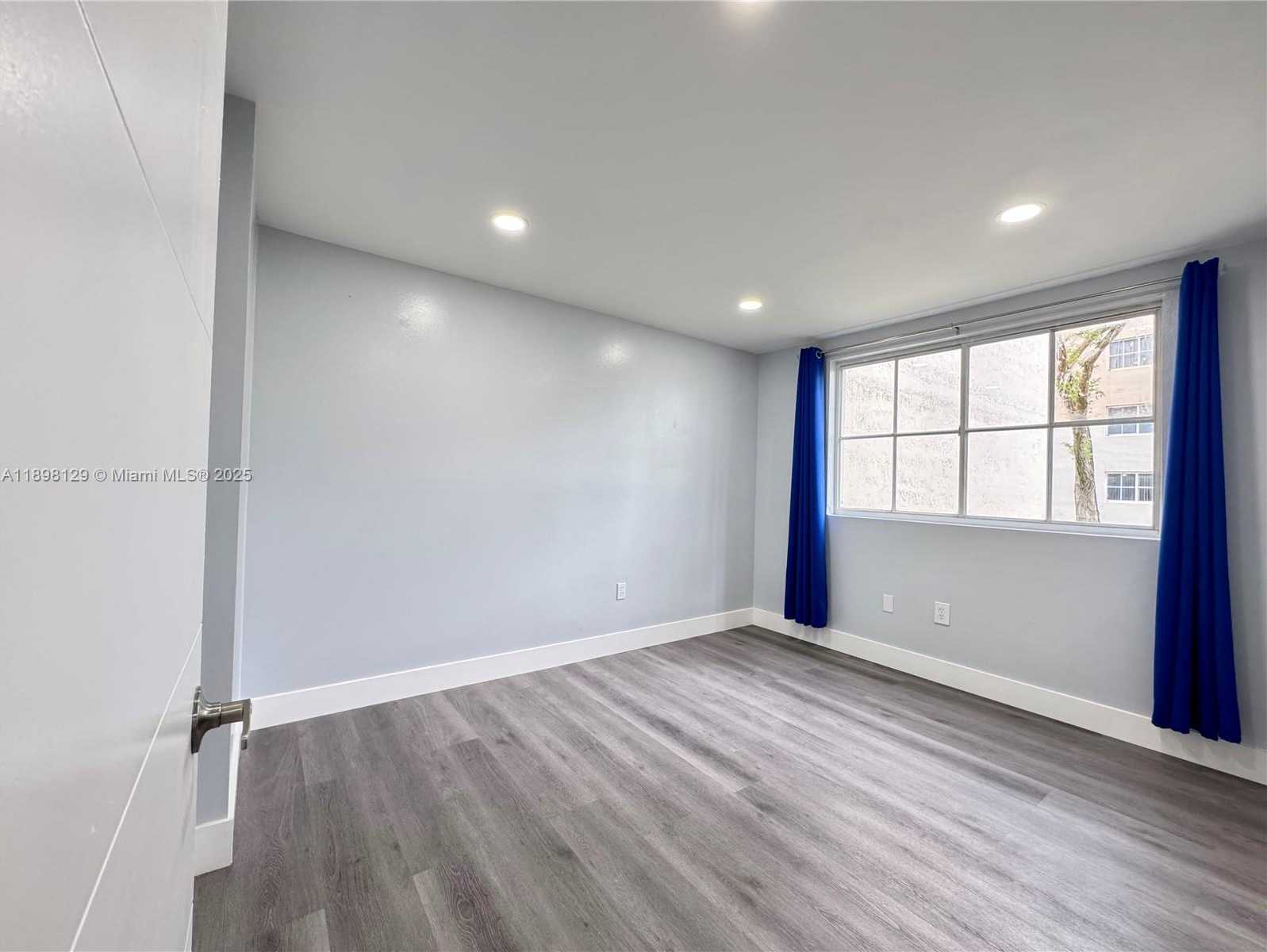 Small Image of 6175 NORTH WEST 186TH ST #109, Hialeah Number 10
