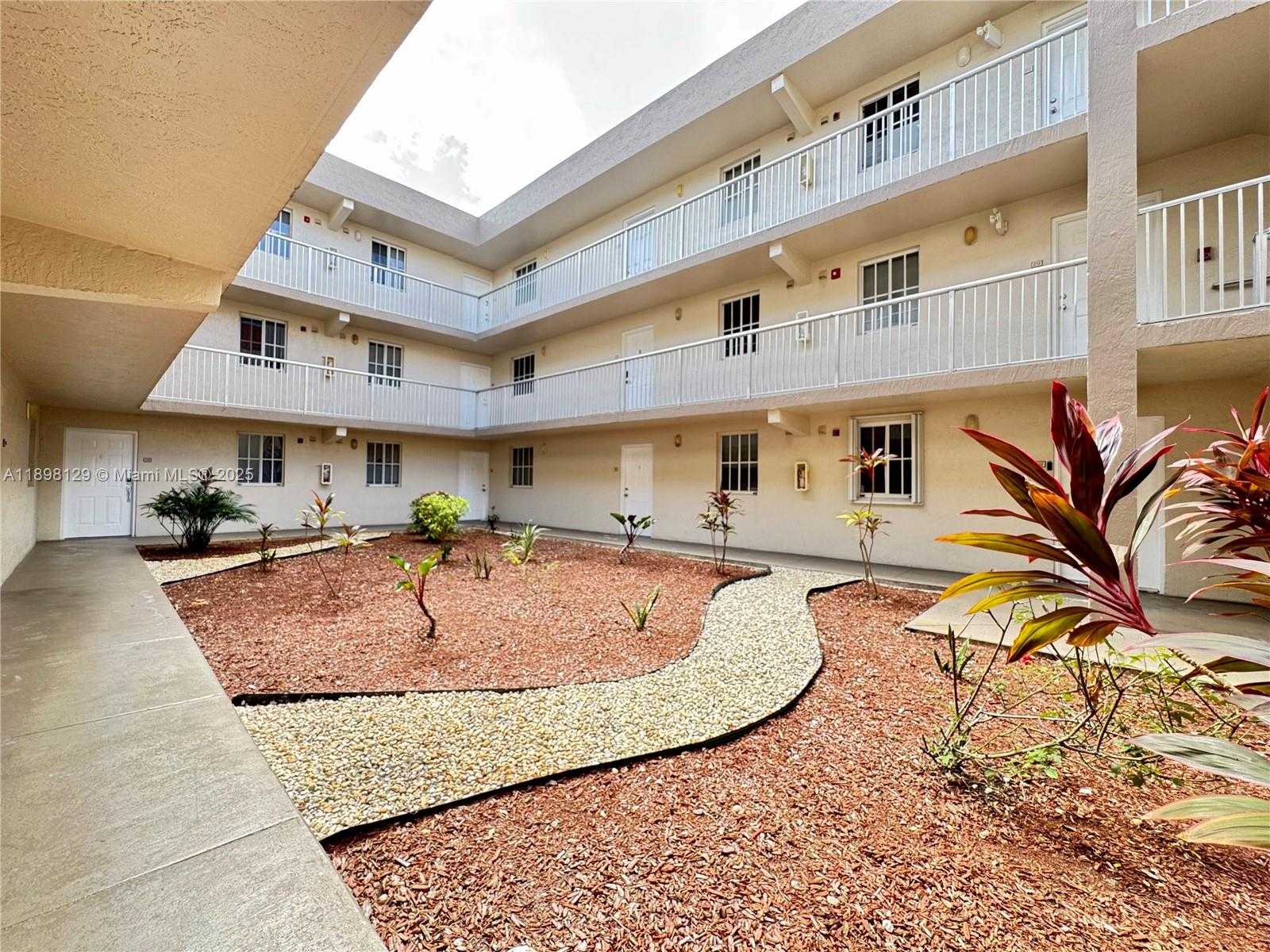 Small Image of 6175 NORTH WEST 186TH ST #109, Hialeah Number 21