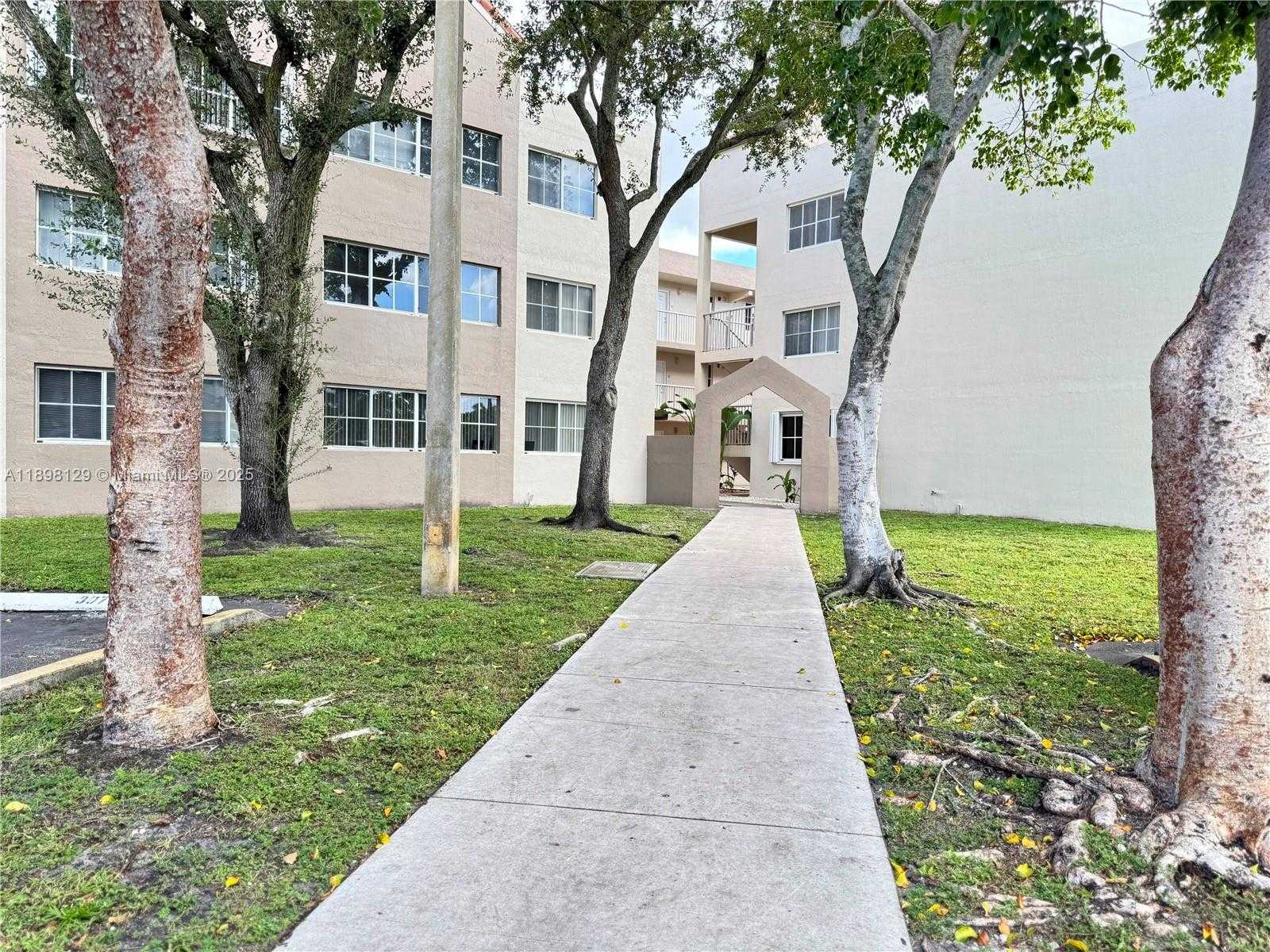 Small Image of 6175 NORTH WEST 186TH ST #109, Hialeah Number 24