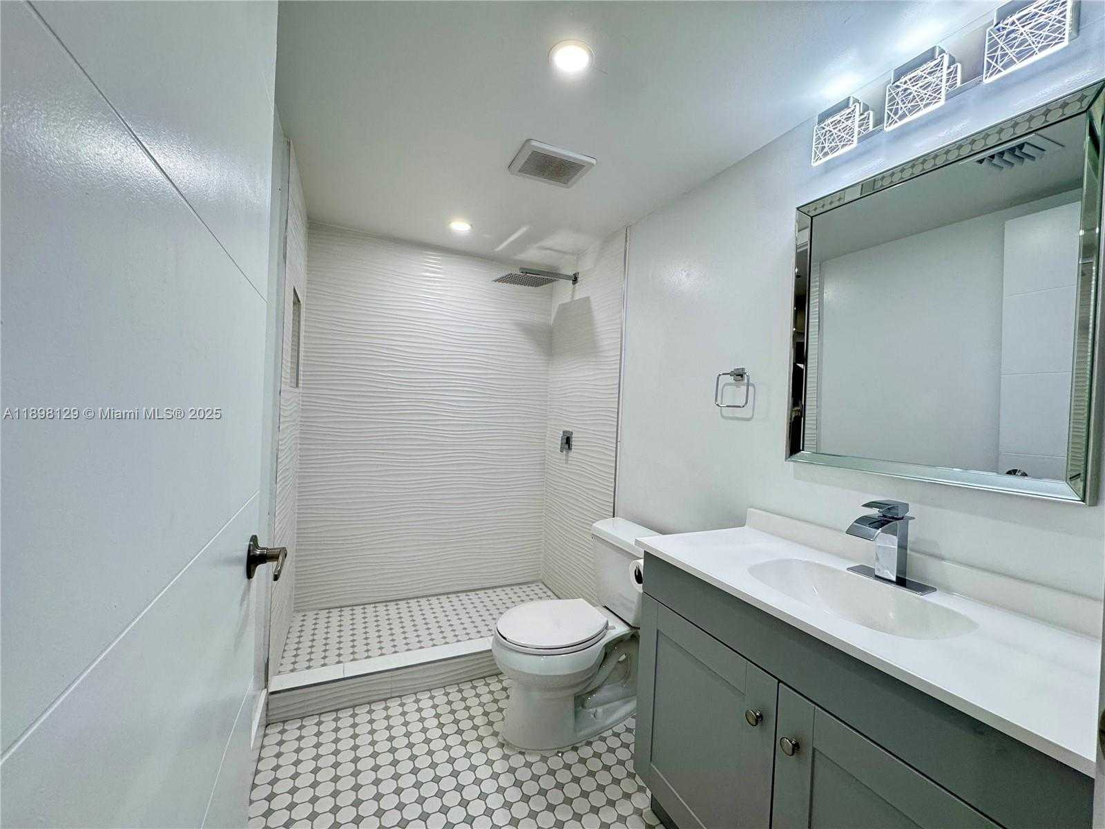 Small Image of 6175 NORTH WEST 186TH ST #109, Hialeah Number 5