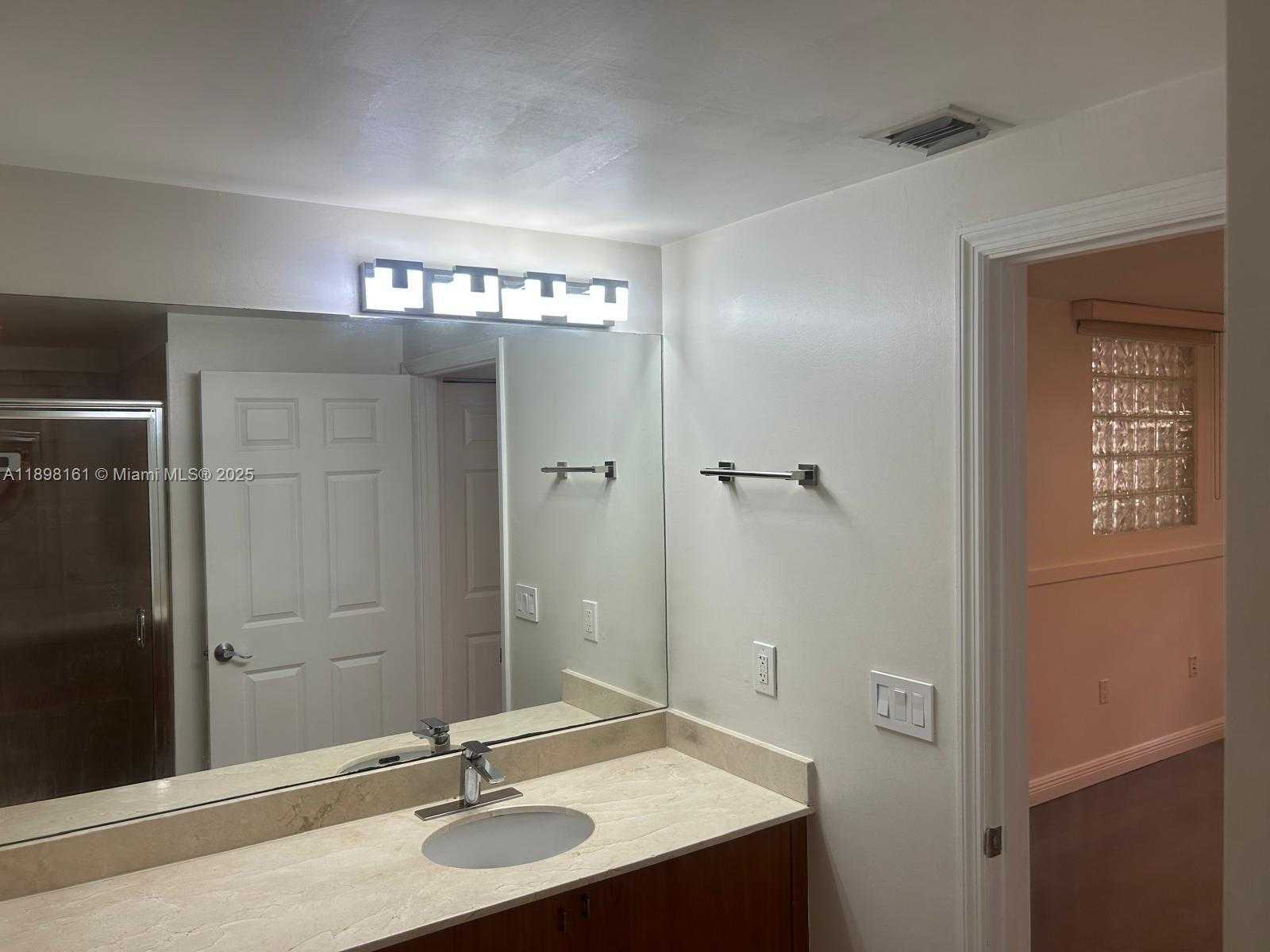 Small Image of 888 SOUTH DOUGLAS RD #116, Coral Gables Number 10