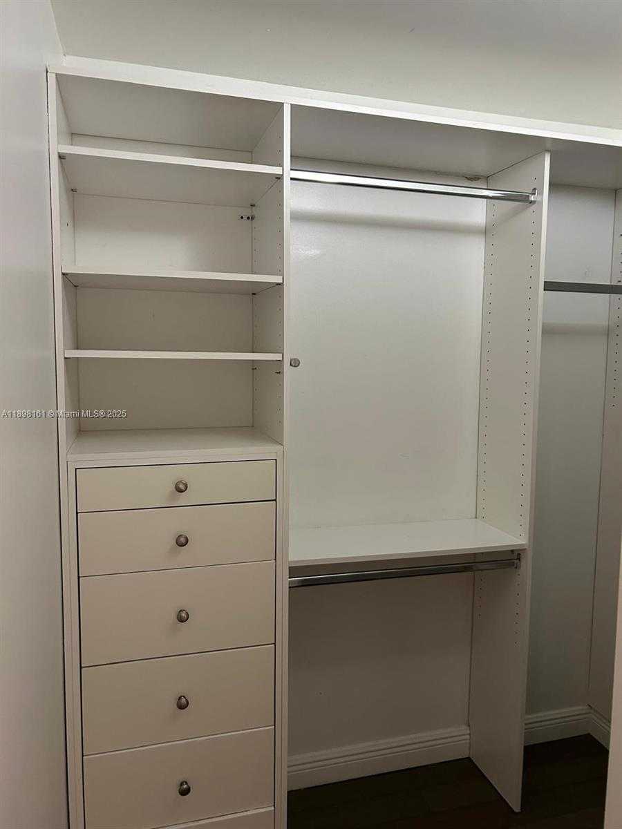 Small Image of 888 SOUTH DOUGLAS RD #116, Coral Gables Number 11