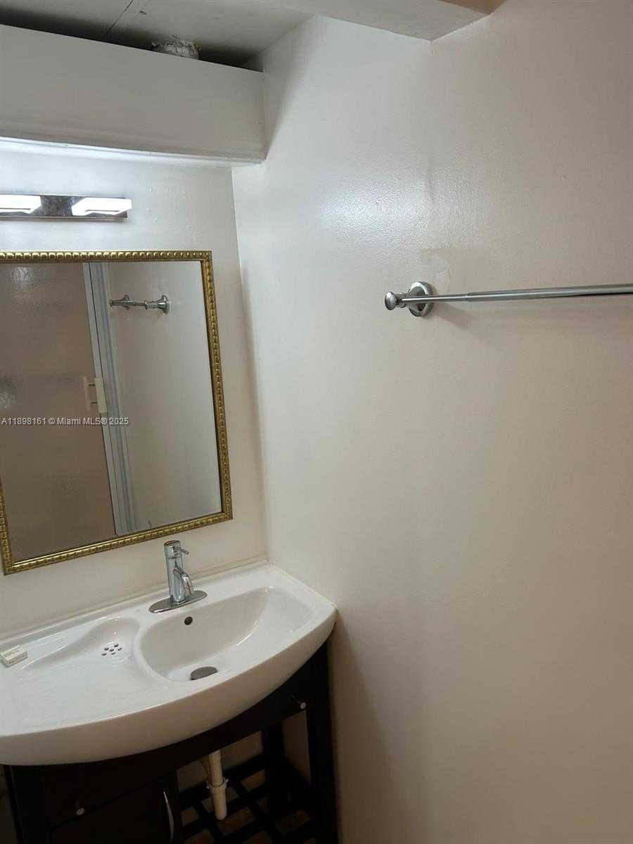 Small Image of 888 SOUTH DOUGLAS RD #116, Coral Gables Number 13