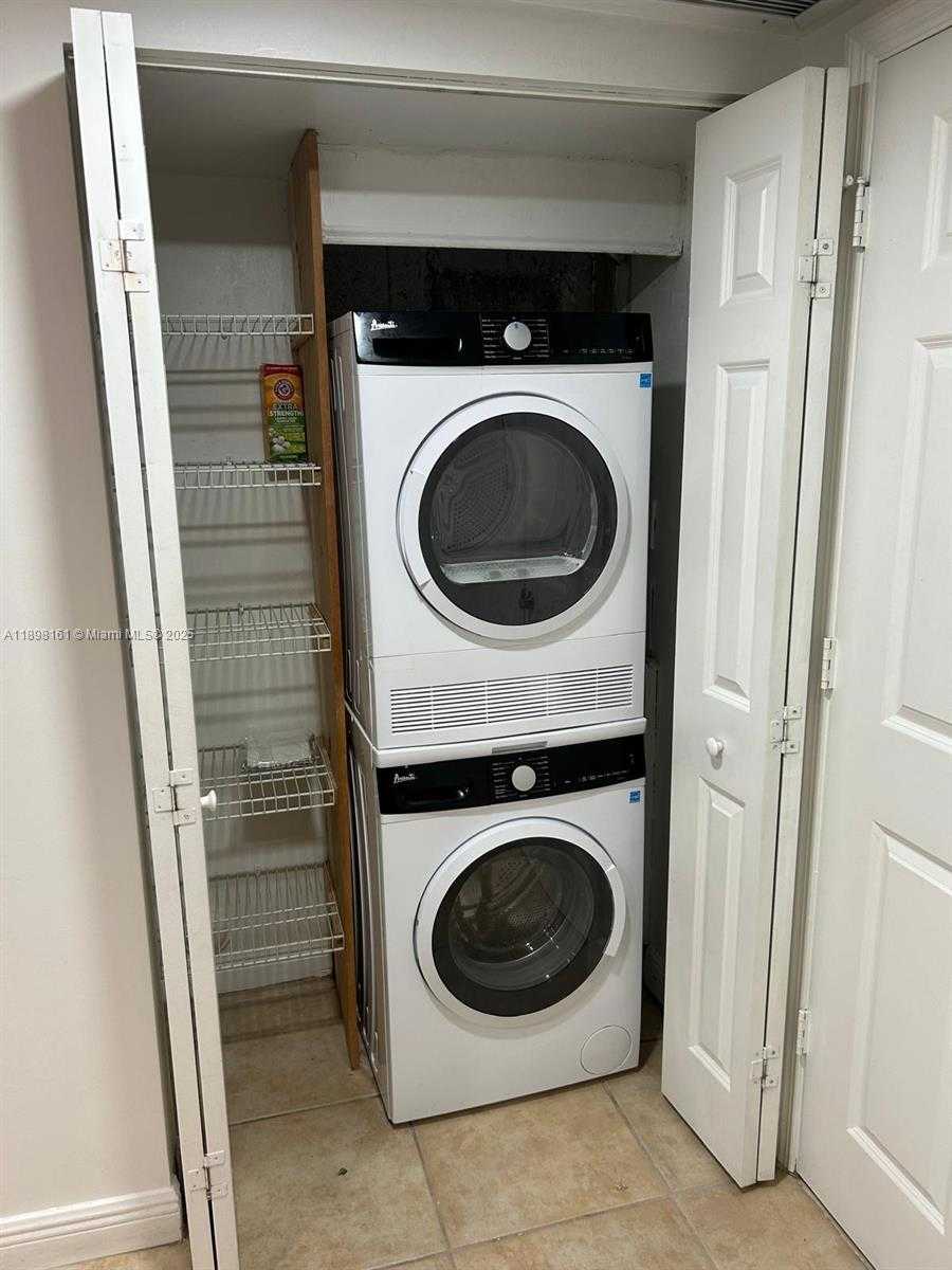 Small Image of 888 SOUTH DOUGLAS RD #116, Coral Gables Number 16