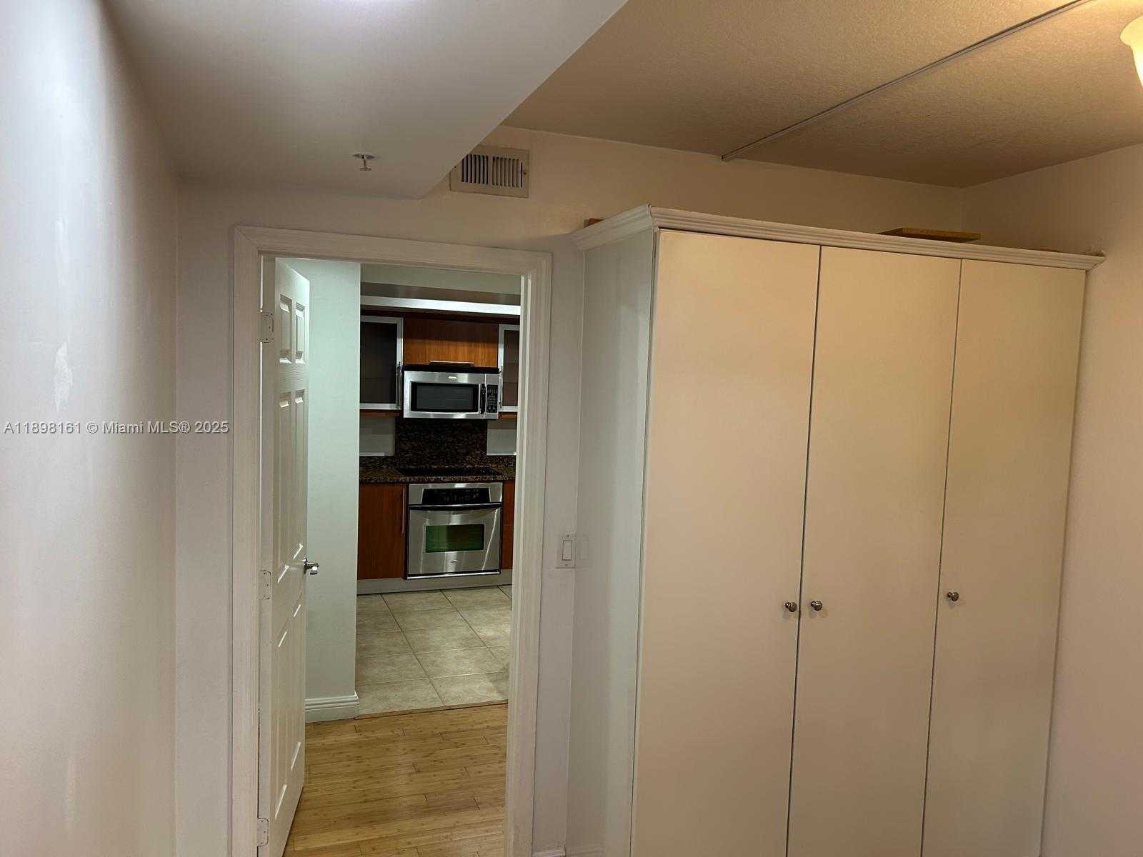 Small Image of 888 SOUTH DOUGLAS RD #116, Coral Gables Number 7