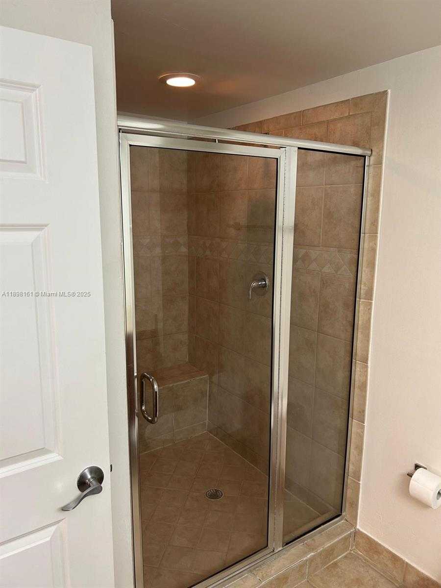 Small Image of 888 SOUTH DOUGLAS RD #116, Coral Gables Number 9