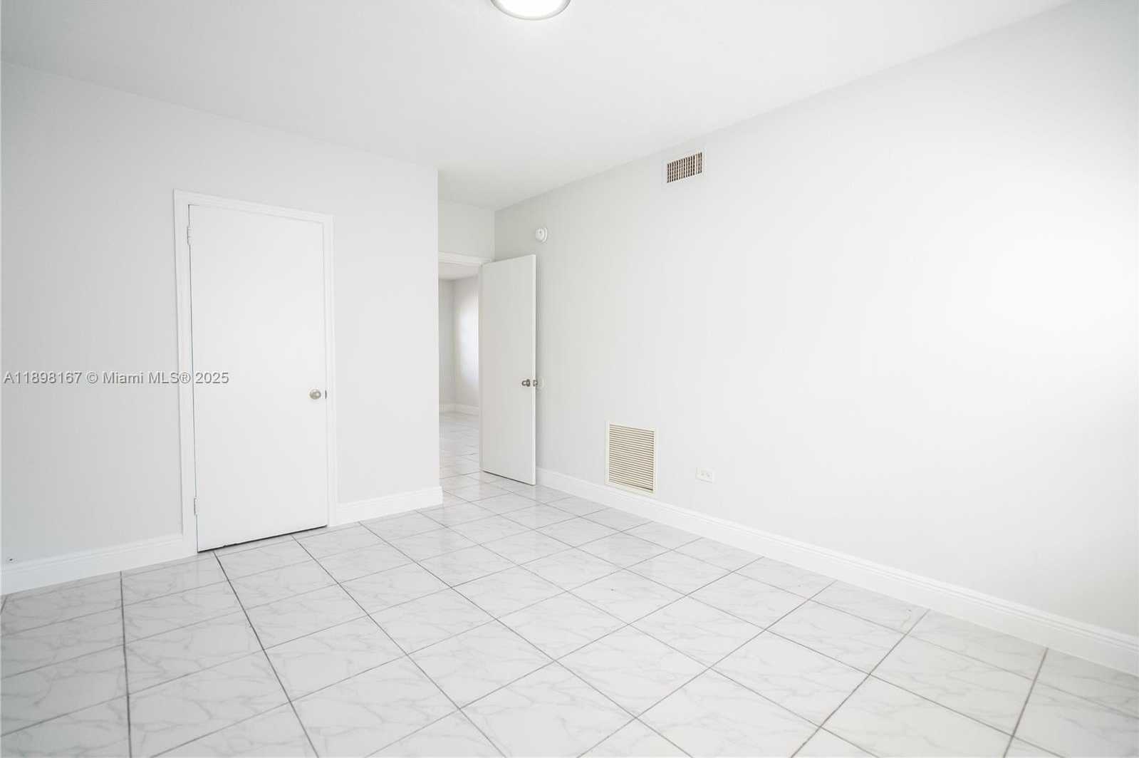 Small Image of 430 81 ST #2, Miami Beach Number 11