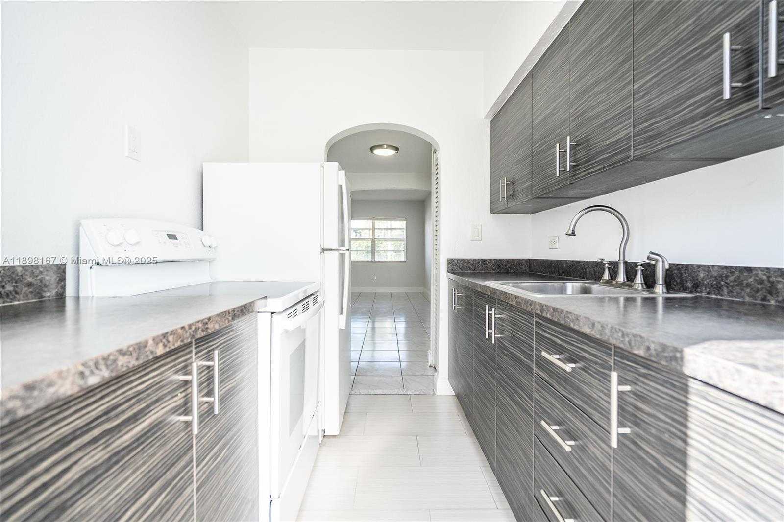 Small Image of 430 81 ST #2, Miami Beach Number 8