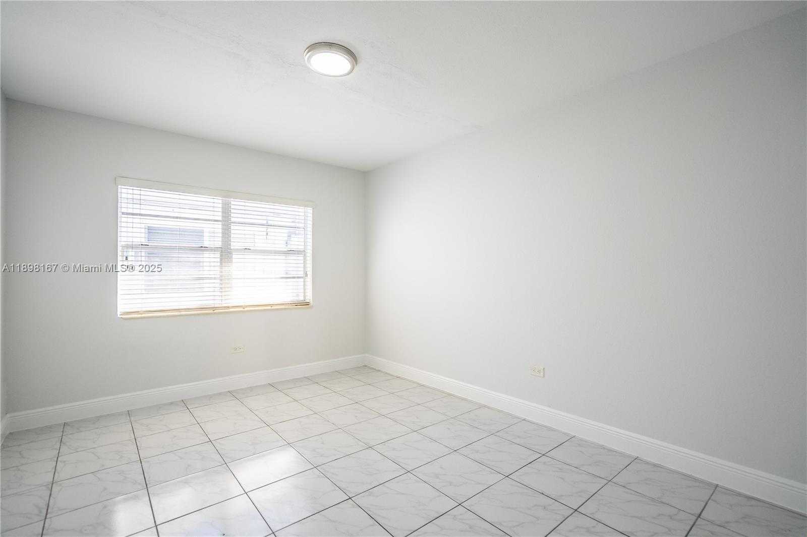 Small Image of 430 81 ST #2, Miami Beach Number 9