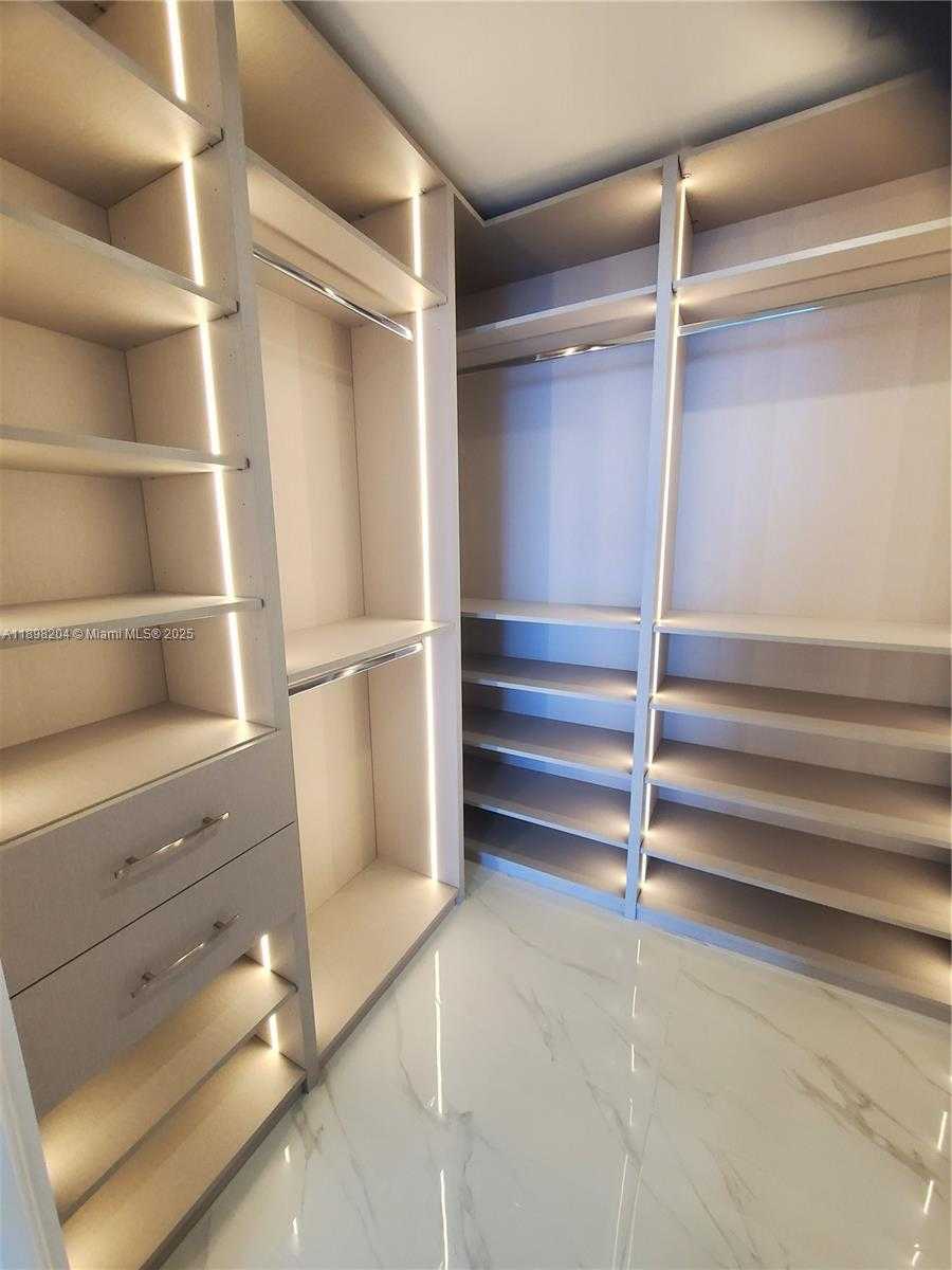 Imagen de Pequeño Objeto