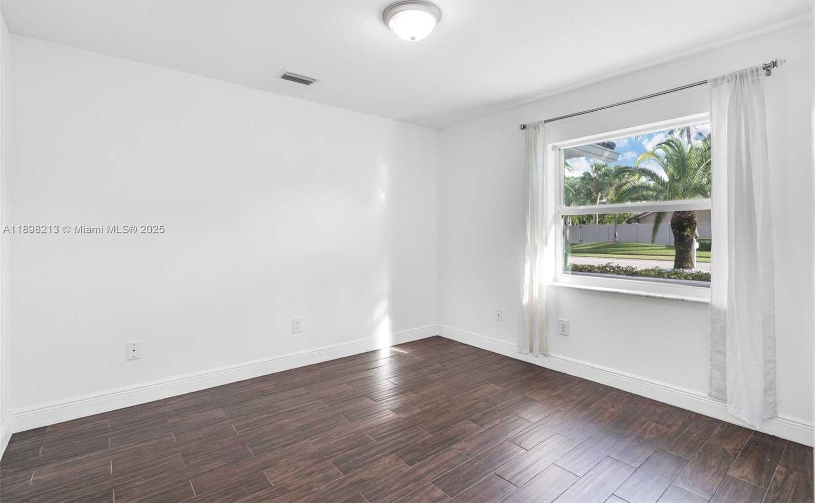 Small Image of 21043 NORTH ESCONDIDO WAY N, Boca Raton Number 10