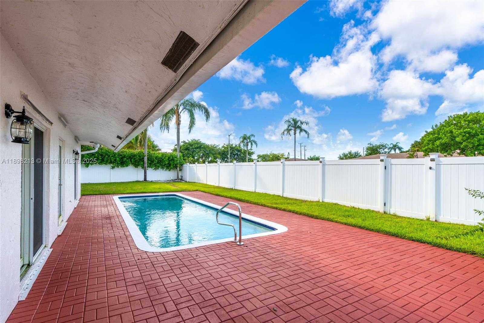 Small Image of 21043 NORTH ESCONDIDO WAY N, Boca Raton Number 15