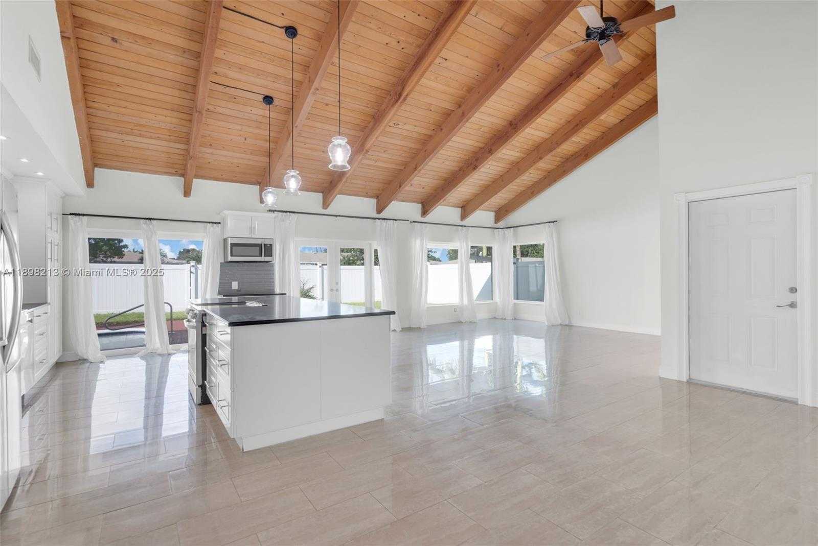Small Image of 21043 NORTH ESCONDIDO WAY N, Boca Raton Number 3