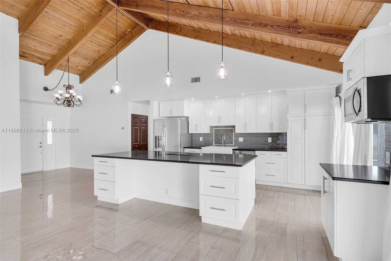 Small Image of 21043 NORTH ESCONDIDO WAY N, Boca Raton Number 4