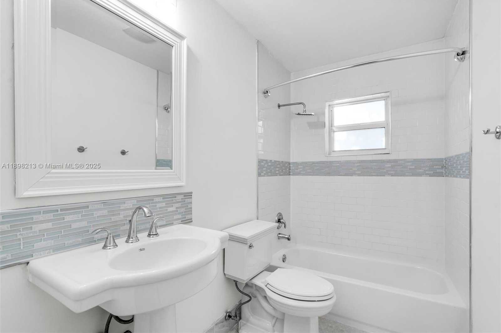 Small Image of 21043 NORTH ESCONDIDO WAY N, Boca Raton Number 8