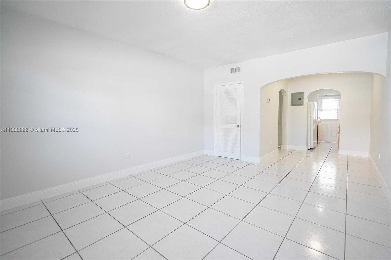 Small Image of 430 81 ST #3, Miami Beach Number 4