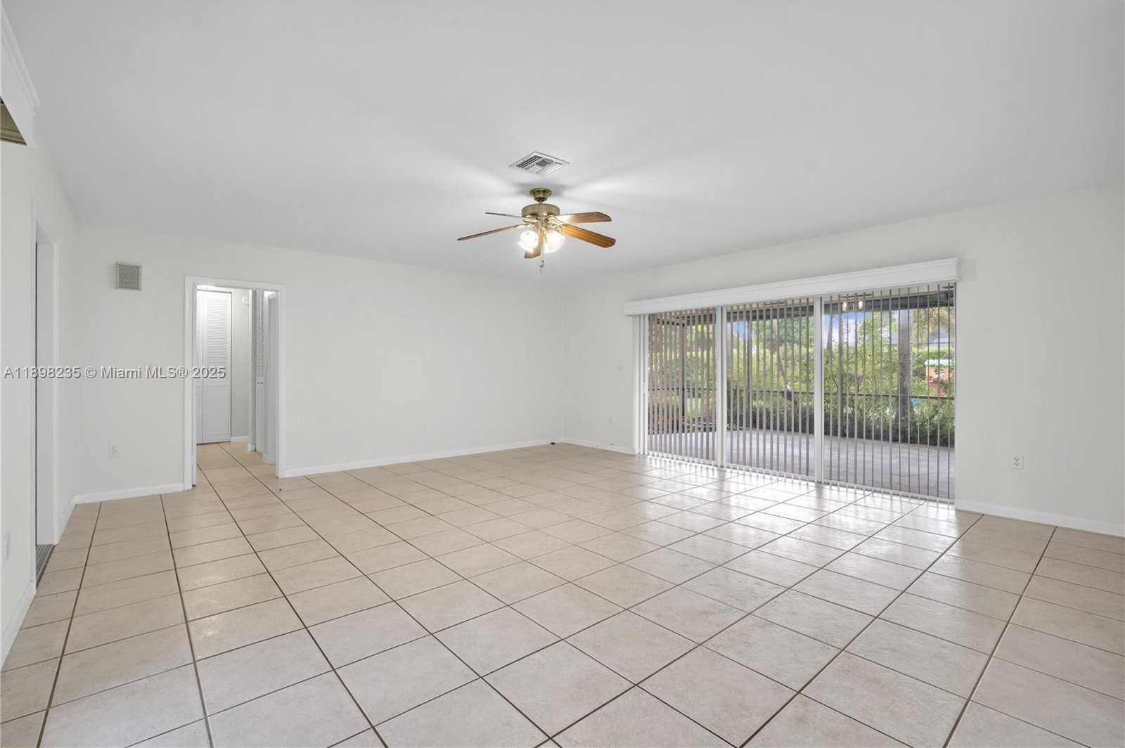 Small Image of 15460 SOUTH WEST 82ND CT, Palmetto Bay Number 3