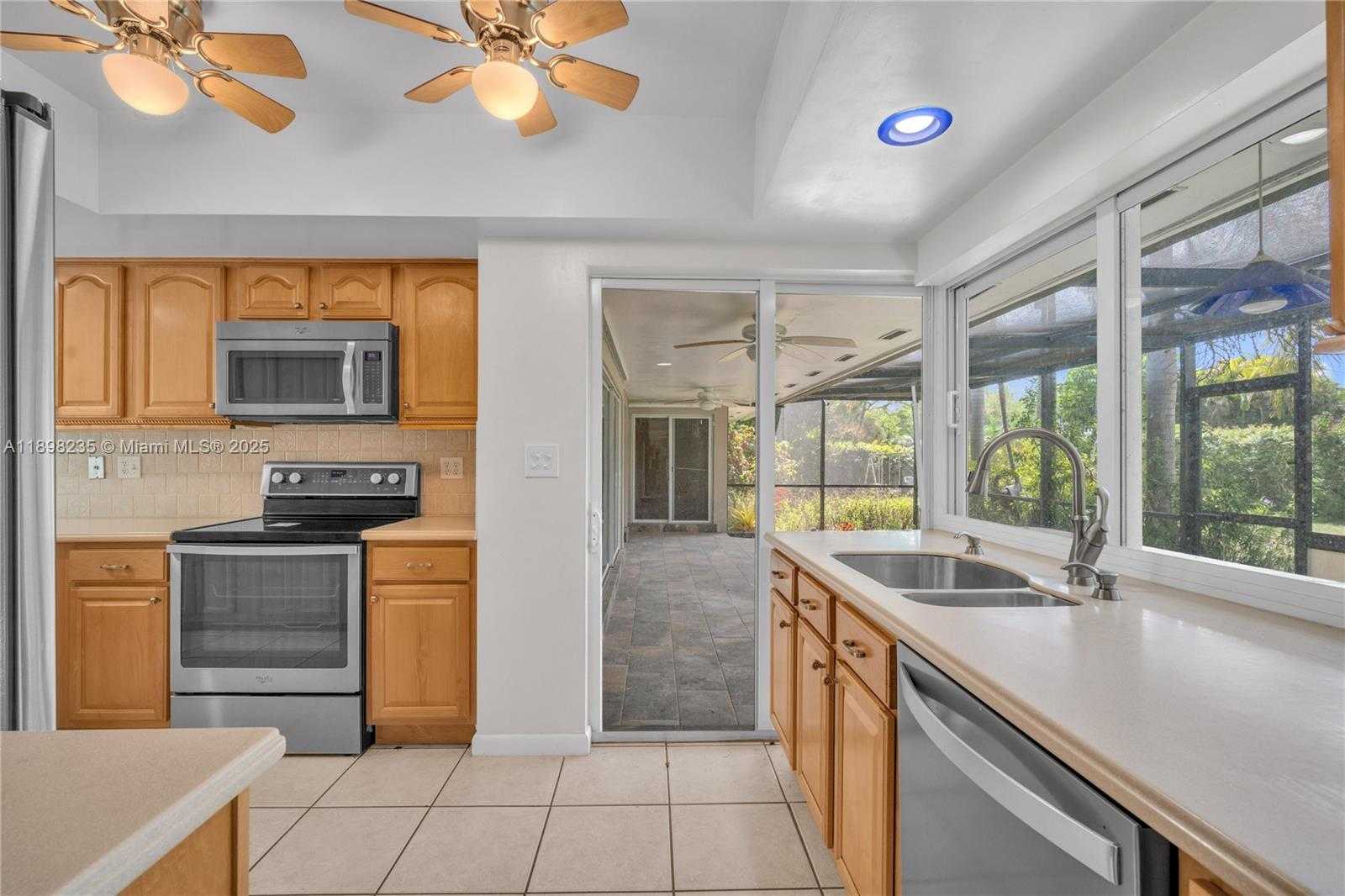 Small Image of 15460 SOUTH WEST 82ND CT, Palmetto Bay Number 6