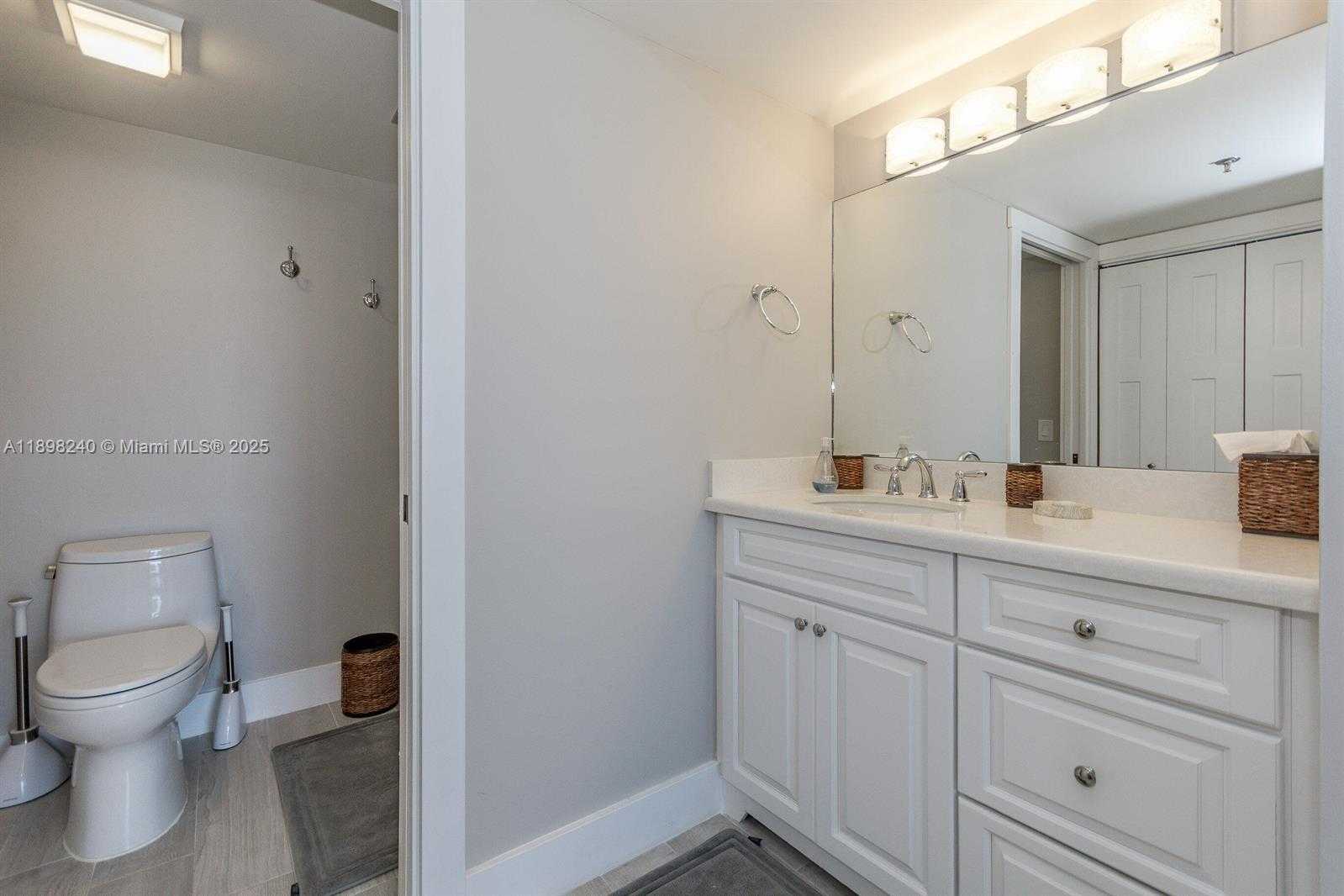 Small Image of 101 SOUTH SEAS DR #502, Jupiter Number 21