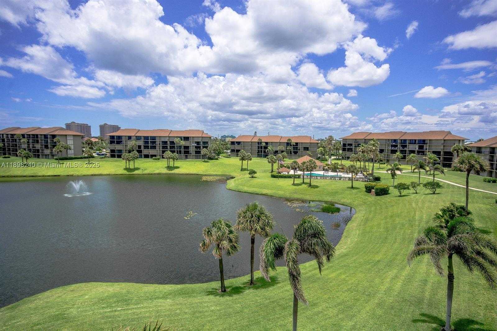 Small Image of 101 SOUTH SEAS DR #502, Jupiter Number 39