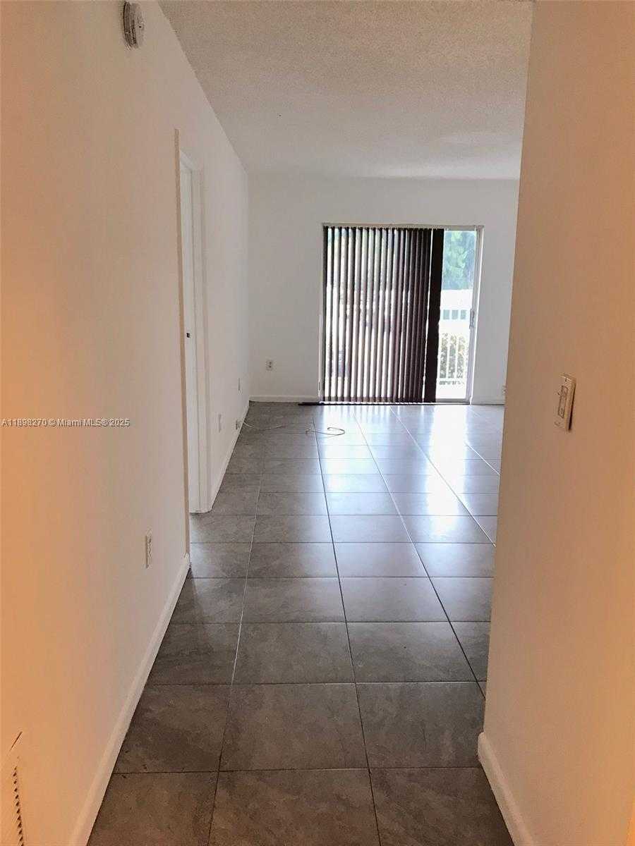 Small Image of 16465 NORTH EAST 22ND AVE #113, North Miami Beach Number 2