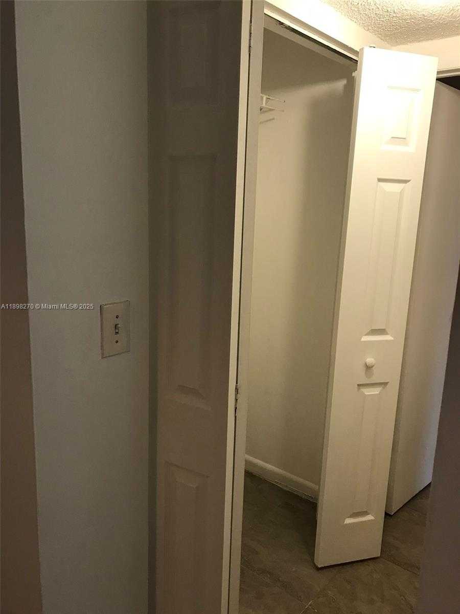 Small Image of 16465 NORTH EAST 22ND AVE #113, North Miami Beach Number 6