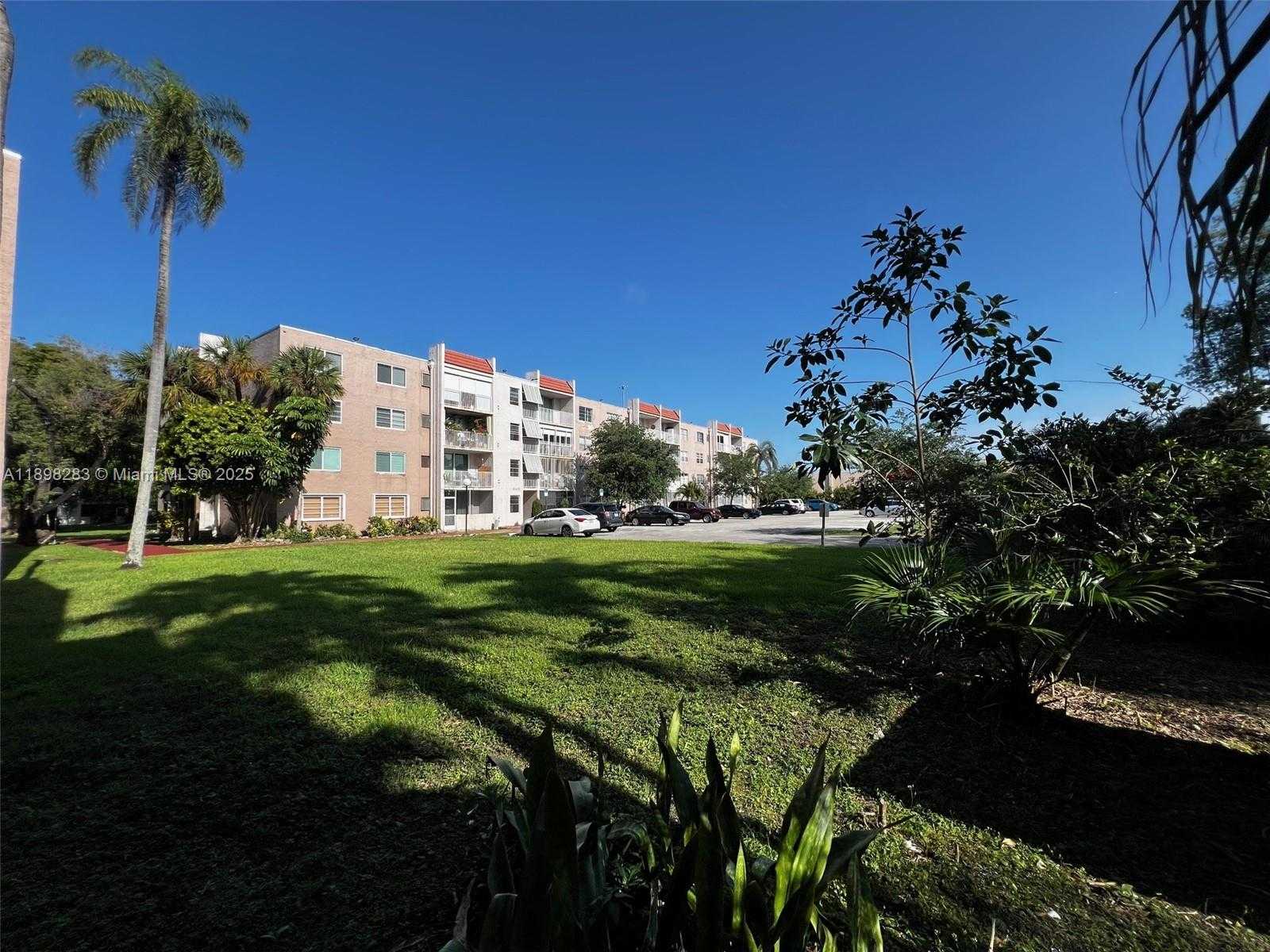 Small Image of 8411 NORTH WEST 8TH ST #105, Miami Number 3