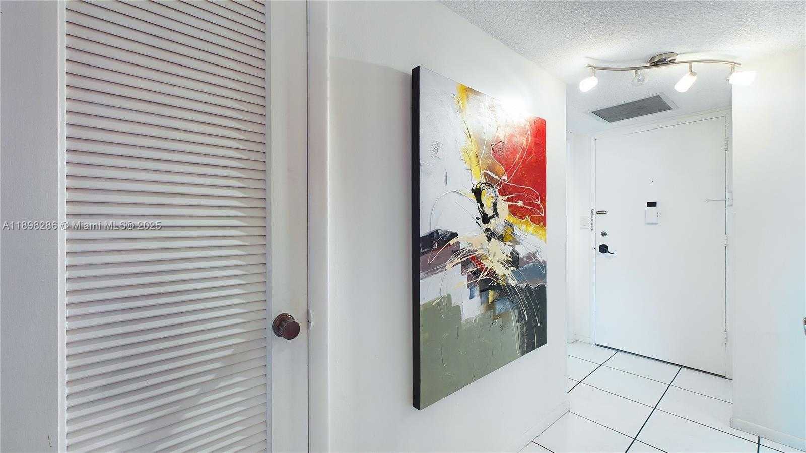 Small Image of Hollywood Number 6