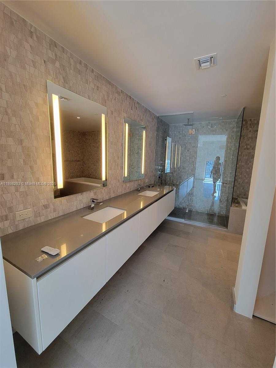 Small Image of 88 SOUTH WEST 7TH ST #1903, Miami Number 19