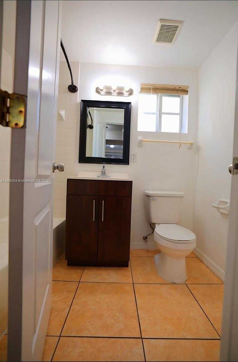 Small Image of 7311 GARY AVE #7, Miami Beach Number 15