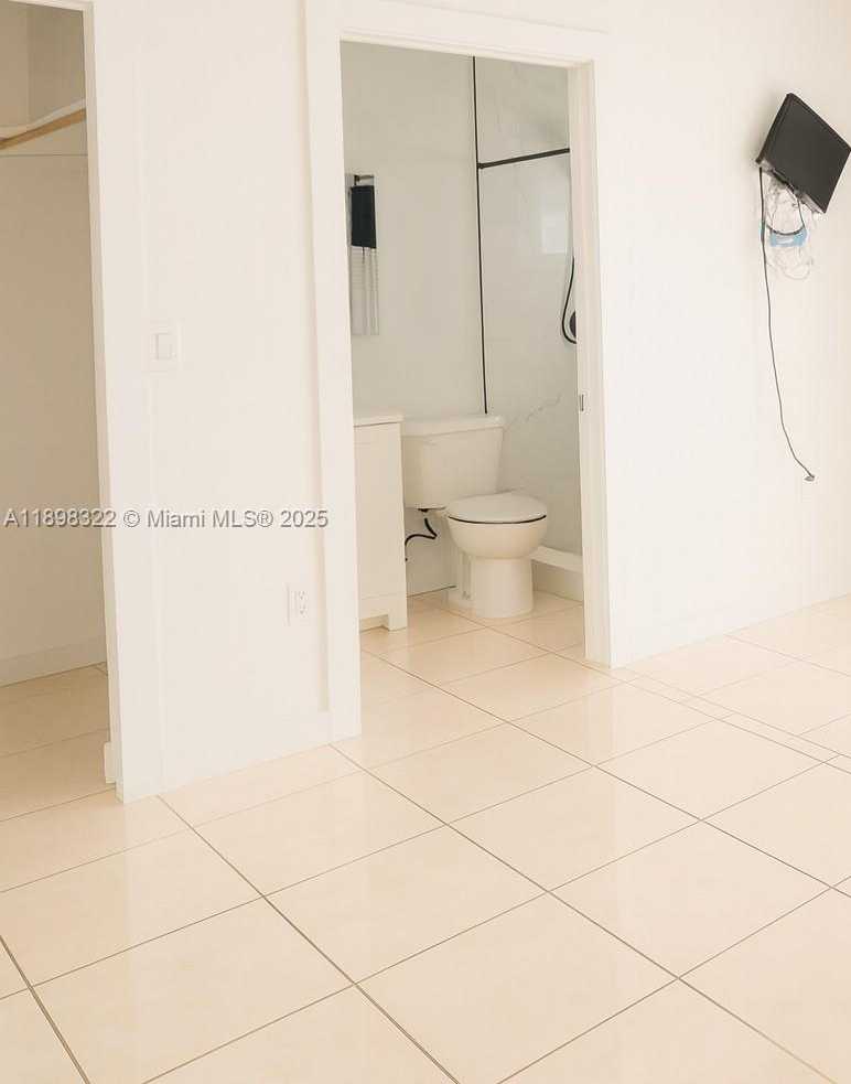 Small Image of 2312 NORTH WEST 82ND ST #2312, Miami Number 10