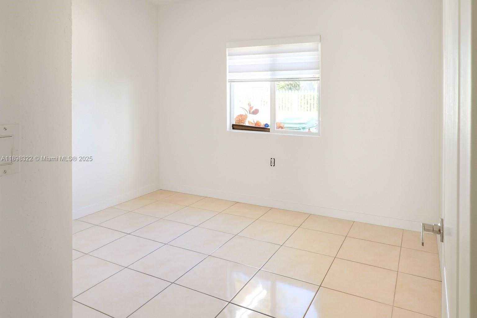 Small Image of 2312 NORTH WEST 82ND ST #2312, Miami Number 12