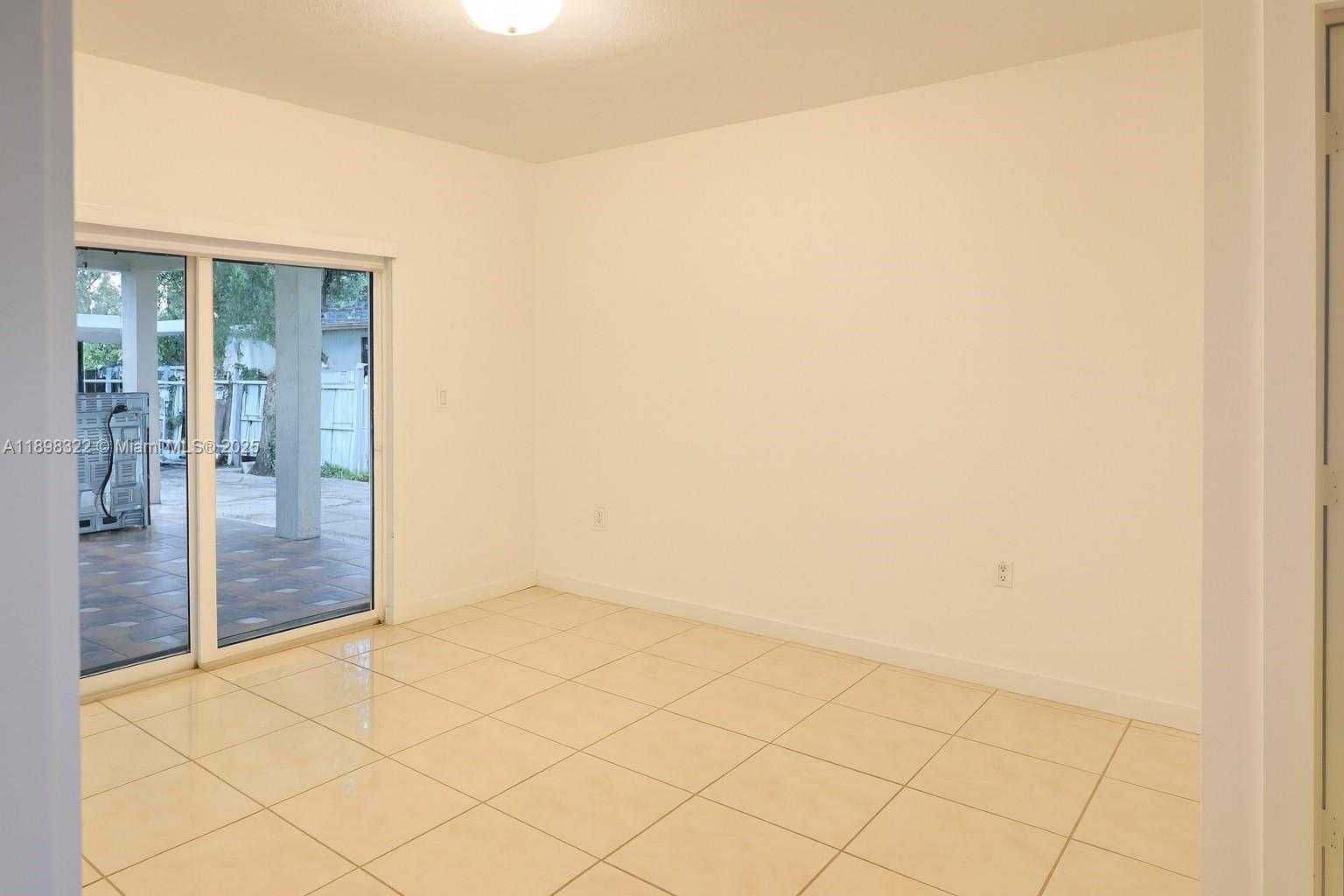 Small Image of 2312 NORTH WEST 82ND ST #2312, Miami Number 17