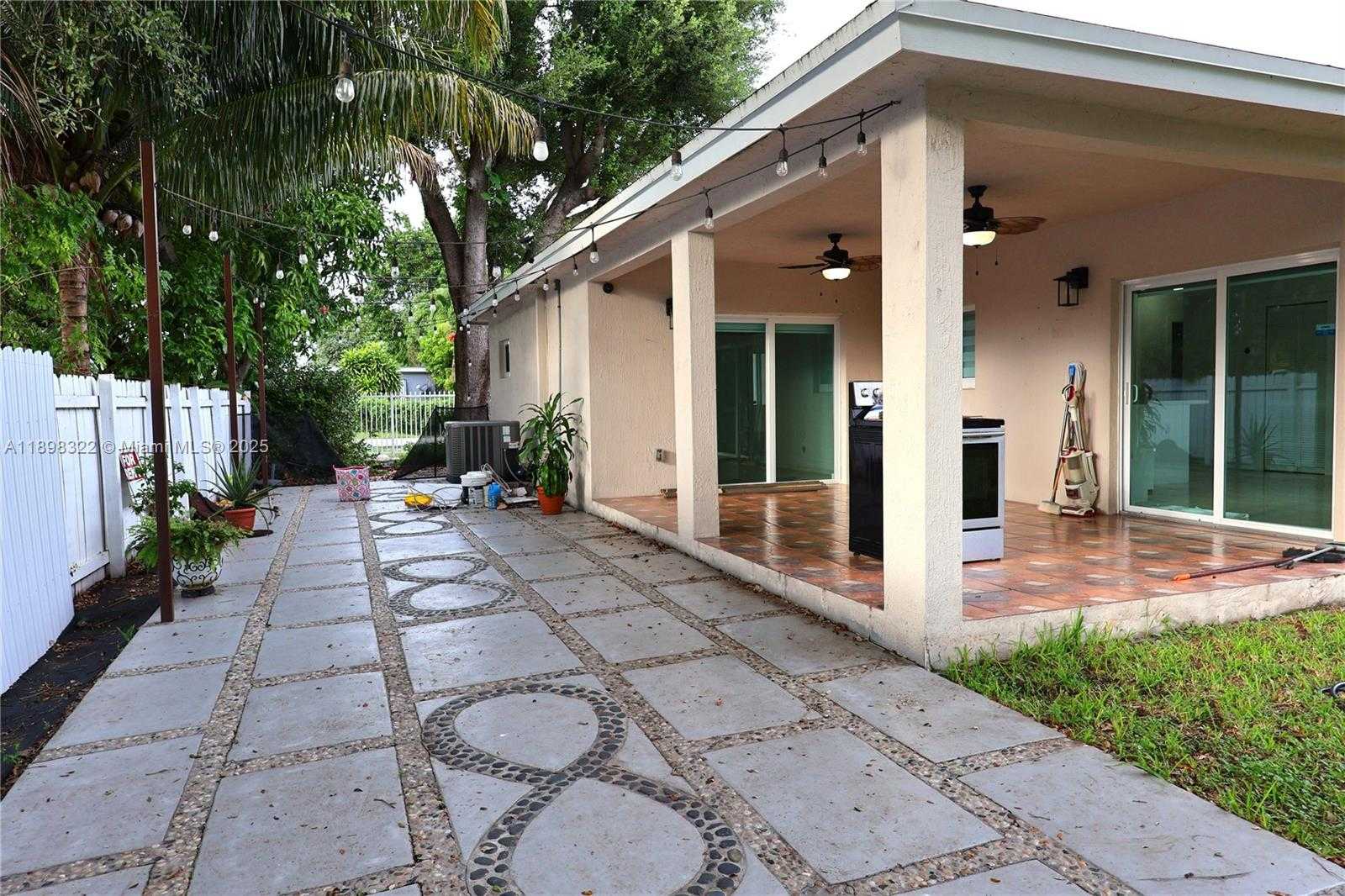 Small Image of 2312 NORTH WEST 82ND ST #2312, Miami Number 21