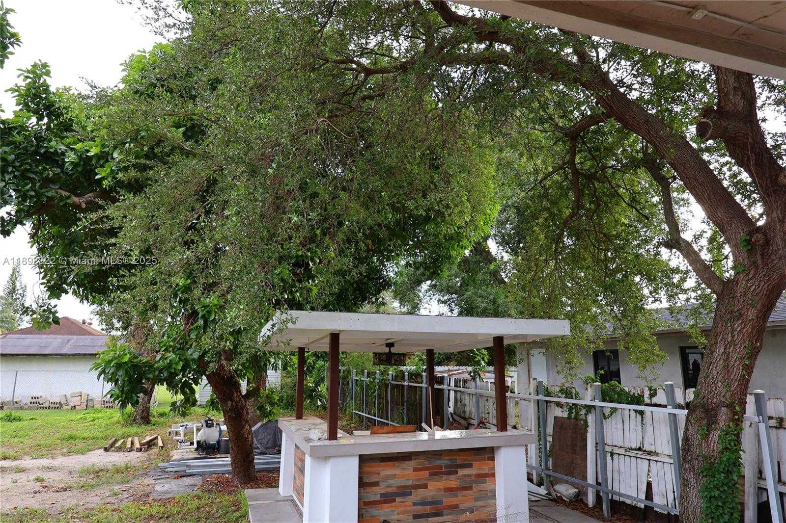 Small Image of 2312 NORTH WEST 82ND ST #2312, Miami Number 22