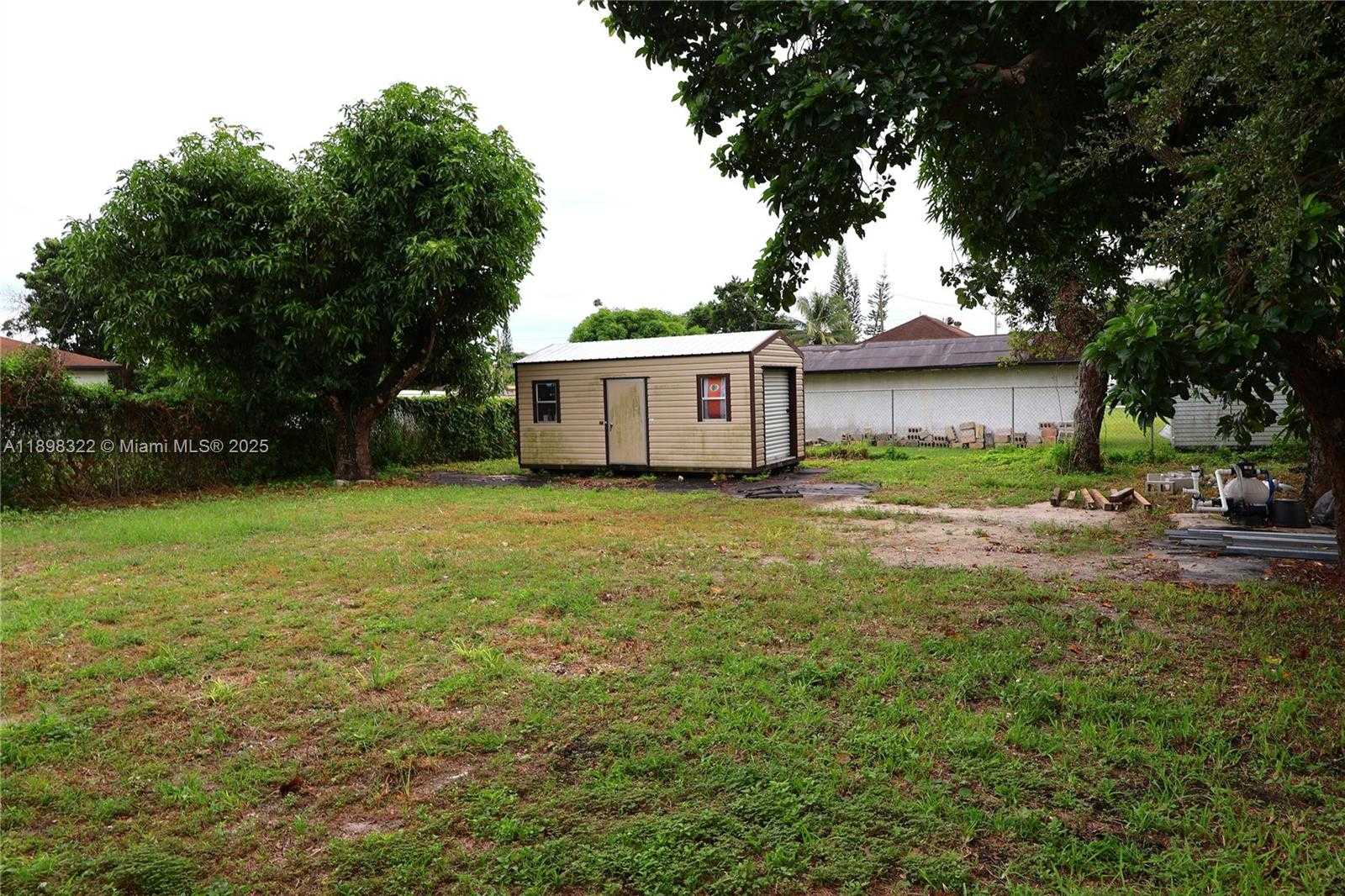Small Image of 2312 NORTH WEST 82ND ST #2312, Miami Number 24
